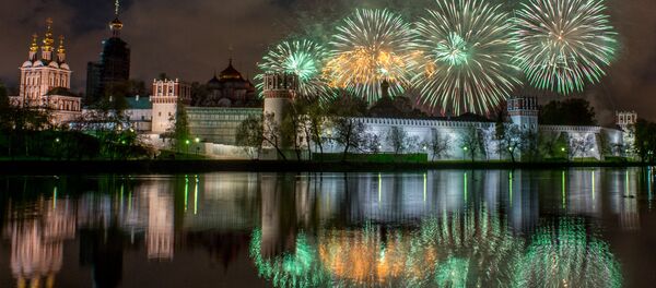 Victory Day fireworks at Novodevichy Convent in Moscow Victory Day fireworks at Novodevichy Convent in Moscow - Sputnik International