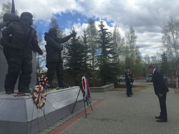 Russian Foreign Minister Sergei Lavrov at the wreath laying ceremony at the Alaska-Siberia Lend-Lease Memorial in Fairbanks, Alaska, on May 11, 2017 Russian Foreign Minister Sergei Lavrov at the wreath laying ceremony at the Alaska-Siberia Lend-Lease Memorial in Fairbanks, Alaska, on May 11, 2017 - Sputnik International