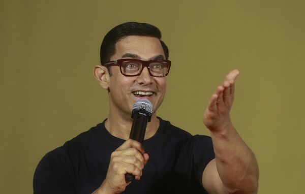 Bollywood actor Aamir Khan speaks to the media during the poster launch of his film Dangal in Mumbai, India, Monday, July 4, 2016 Bollywood actor Aamir Khan speaks to the media during the poster launch of his film Dangal in Mumbai, India, Monday, July 4, 2016 - Sputnik International