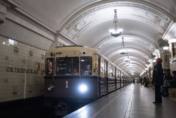 When the Trains Go Marching In: Moscow Metro Celebrates 82nd Anniversary - Sputnik International
