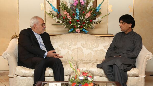 Iranian Foreign Minister Mohammad Javad Zarif meets with Pakistani Interior Minister Chaudhry Nisar Ali Khan - Sputnik International