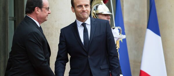 French President Francois Hollande, left, and President-elect Emmanuel Macron, front left to right, at Macron's inauguration in Paris. - Sputnik International