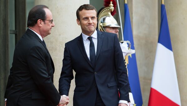 French President Francois Hollande, left, and President-elect Emmanuel Macron, front left to right, at Macron's inauguration in Paris. - Sputnik International