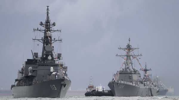 Japan's destroyer JS Sazanami, left, the United State's Arleigh Burke-class guided missile destroyer USS Sterett, center, and South Korean destroyer ROKS Dae Jo Yeong, right rear. - Sputnik International