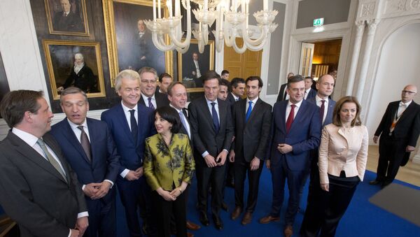 Dutch political party leaders pose for a group picture in The Hague, Netherlands, Thursday, March 16, 2017. - Sputnik International