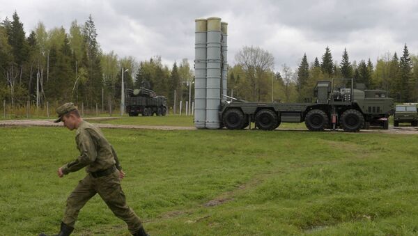 S-400 Triumf anti-aircraft weapon systems during the combat duty drills of the surface to air-misile regiment in the Moscow Region. - Sputnik International