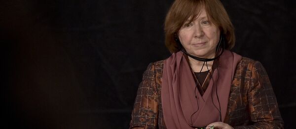 Belarusian journalist Svetlana Alexievich - 2015 Nobel prize in Literature - attends the inauguration of the XXIX International Book Fair of Bogota on April 19, 2016 in Bogota. - Sputnik International