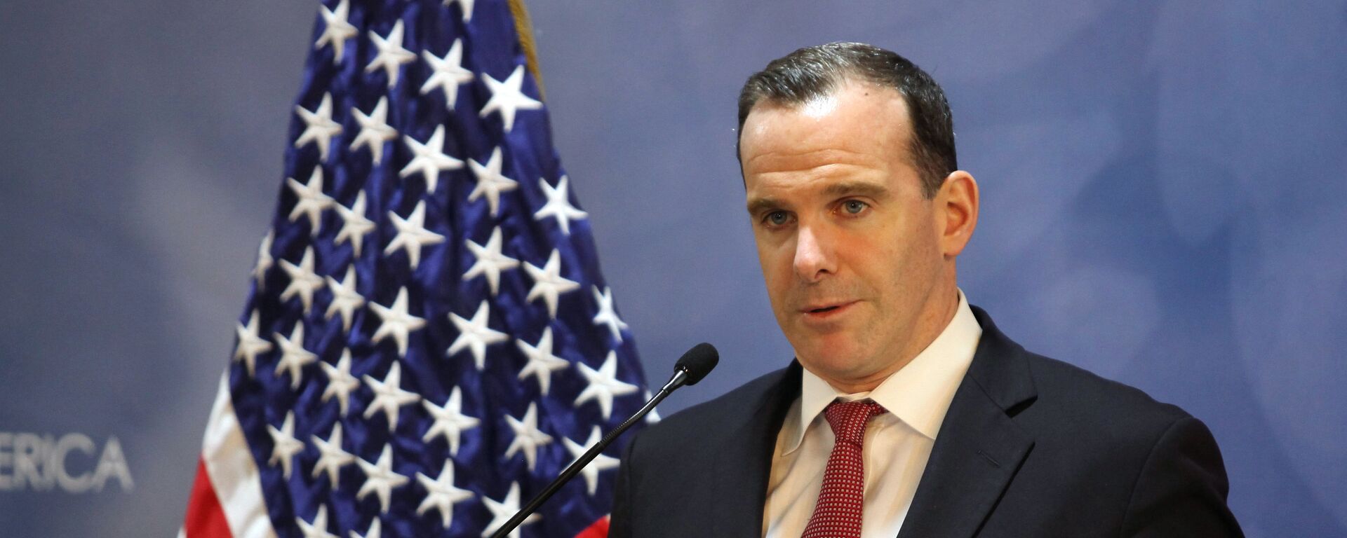 Special Presidential Envoy for the Global Coalition to Counter ISIL, Brett McGurk, speaks during a press conference in Amman on November 6, 2016.  - Sputnik International, 1920, 27.07.2022