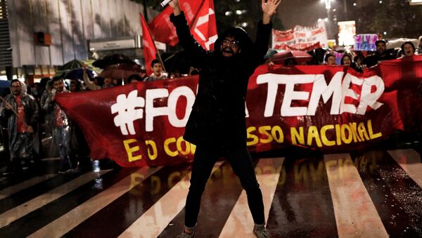 Demonstrators take part in a protest against Brazil's President Michel Temer in Sao Paulo, Brazil, May 18, 2017 - Sputnik International