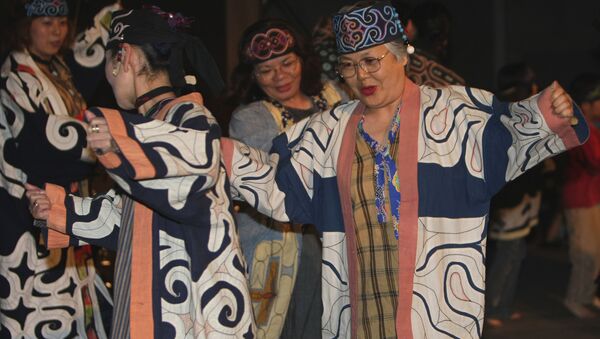 Ainu's audience enjoy in a concert of the Indigenous Peoples Summit in Sapporo, northern Japan, Friday, July 4, 2008. - Sputnik International