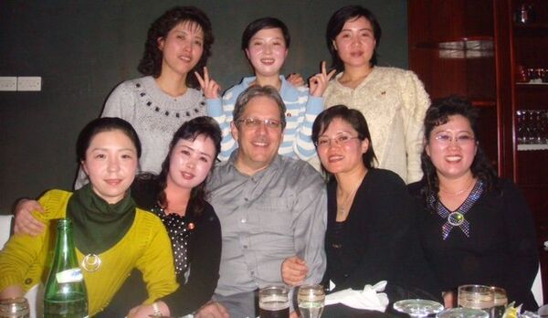Felix Abt celebrates international women's day together with his North Korean colleagues - Sputnik International