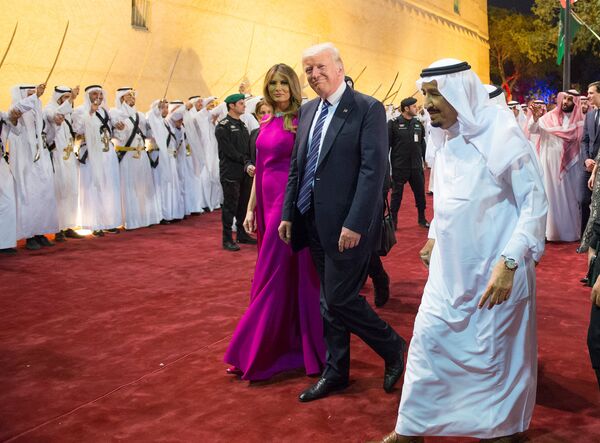 US President Donald Trump and first lady Melania Trump are welcomed by Saudi Arabia's King Salman bin Abdulaziz Al Saud at Al Murabba Palace in Riyadh, Saudi Arabia May 20, 2017. Picture taken May 20, 2017 - Sputnik International