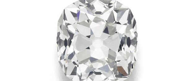a large 26.27 karat diamond ring, thought to be ‘Costume jewelry’ diamond really worth hundreds of thousands a large 26.27 karat diamond ring, thought to be ‘Costume jewelry’ diamond really worth hundreds of thousands - Sputnik International