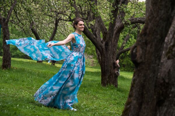 Apple Trees Start Blooming in Moscow - Sputnik International