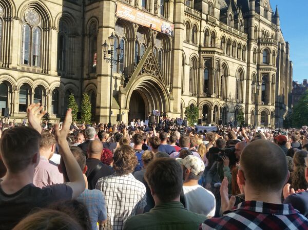 Manchester Is United: Communities Come Together at Vigil for Bombing Victims Manchester Is United: Communities Come Together at Vigil for Bombing Victims - Sputnik International