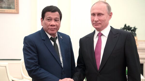 Russian President Vladimir Putin meets with Philippine President Rodrigo Duterte - Sputnik International
