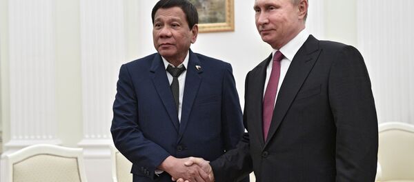 Russian President Vladimir Putin meets with Philippine President Rodrigo Duterte - Sputnik International