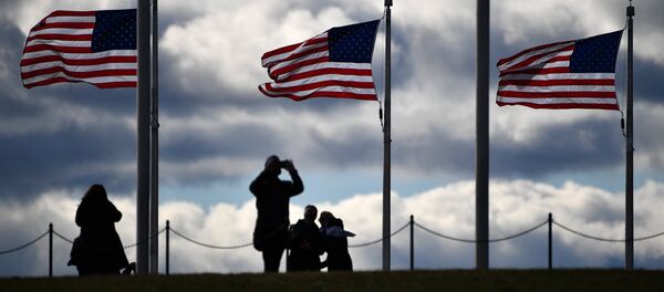 Tourists at the Washington Monument in Washington, D.C. - Sputnik International
