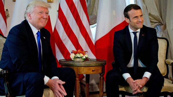 US President Donald Trump (L) meets French President Emmanuel Macron before a working lunch ahead of a NATO Summit in Brussels, Belgium, May 25, 2017. - Sputnik International