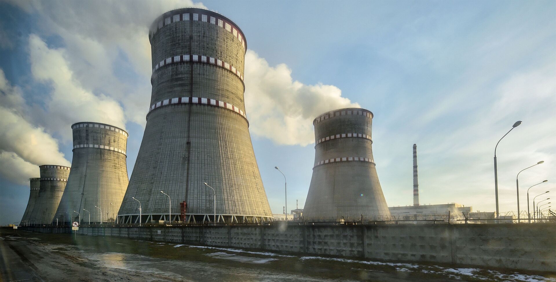 Rovenskaya nuclear power plant in Kuznetsovsk - Sputnik International, 1920, 11.03.2022