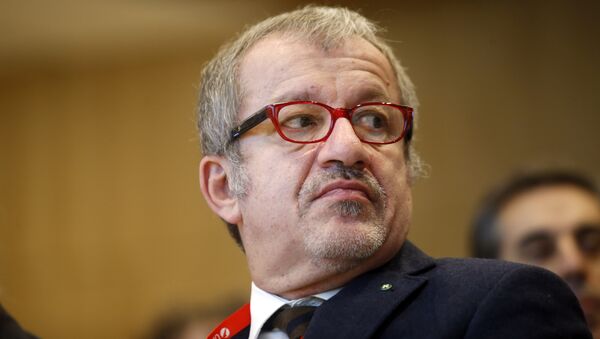 Lombardy Region president Roberto Maroni attends a convention at the Unicredit tower in Milan, Italy, Friday, Nov.7, 2014 - Sputnik International