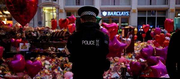 People attend a vigil for the victims of last week's attack at a pop concert at Manchester Arena, in central Manchester, Britain May 29, 2017 People attend a vigil for the victims of last week's attack at a pop concert at Manchester Arena, in central Manchester, Britain May 29, 2017 - Sputnik International