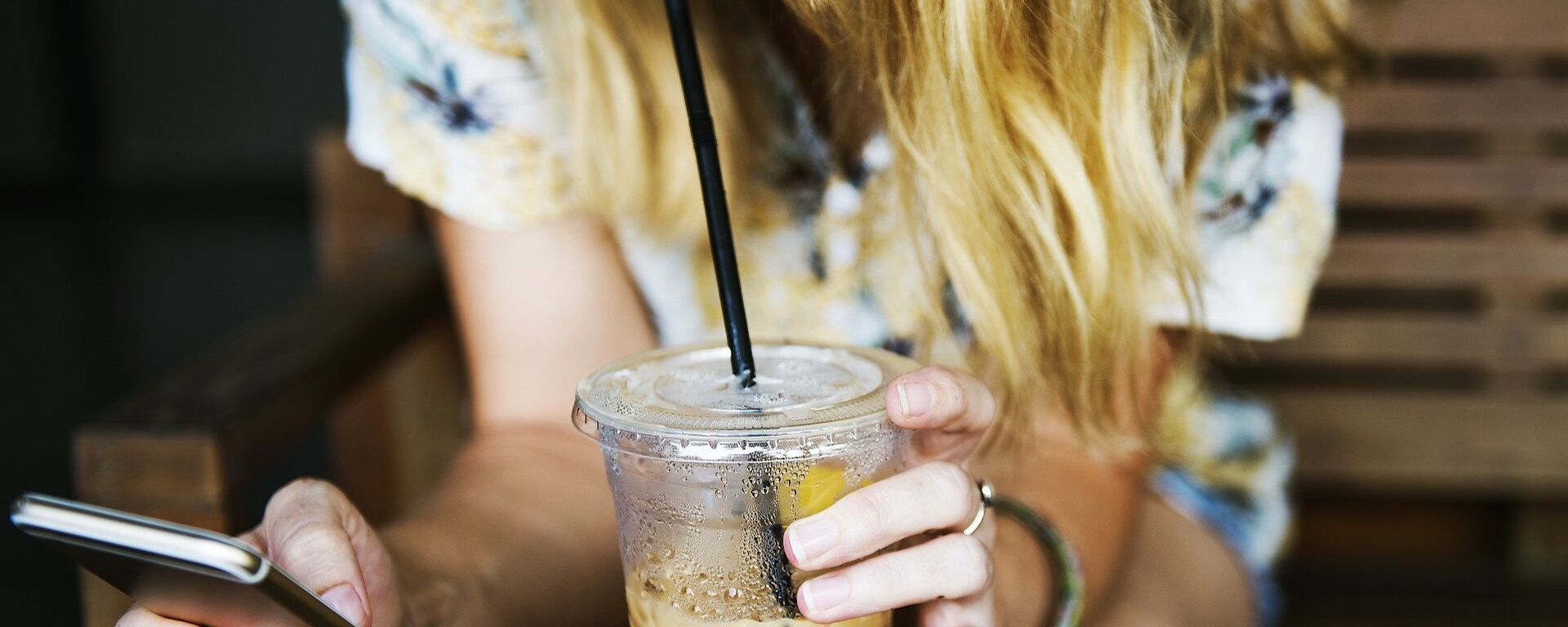 Young woman - Sputnik International, 1920, 23.09.2025