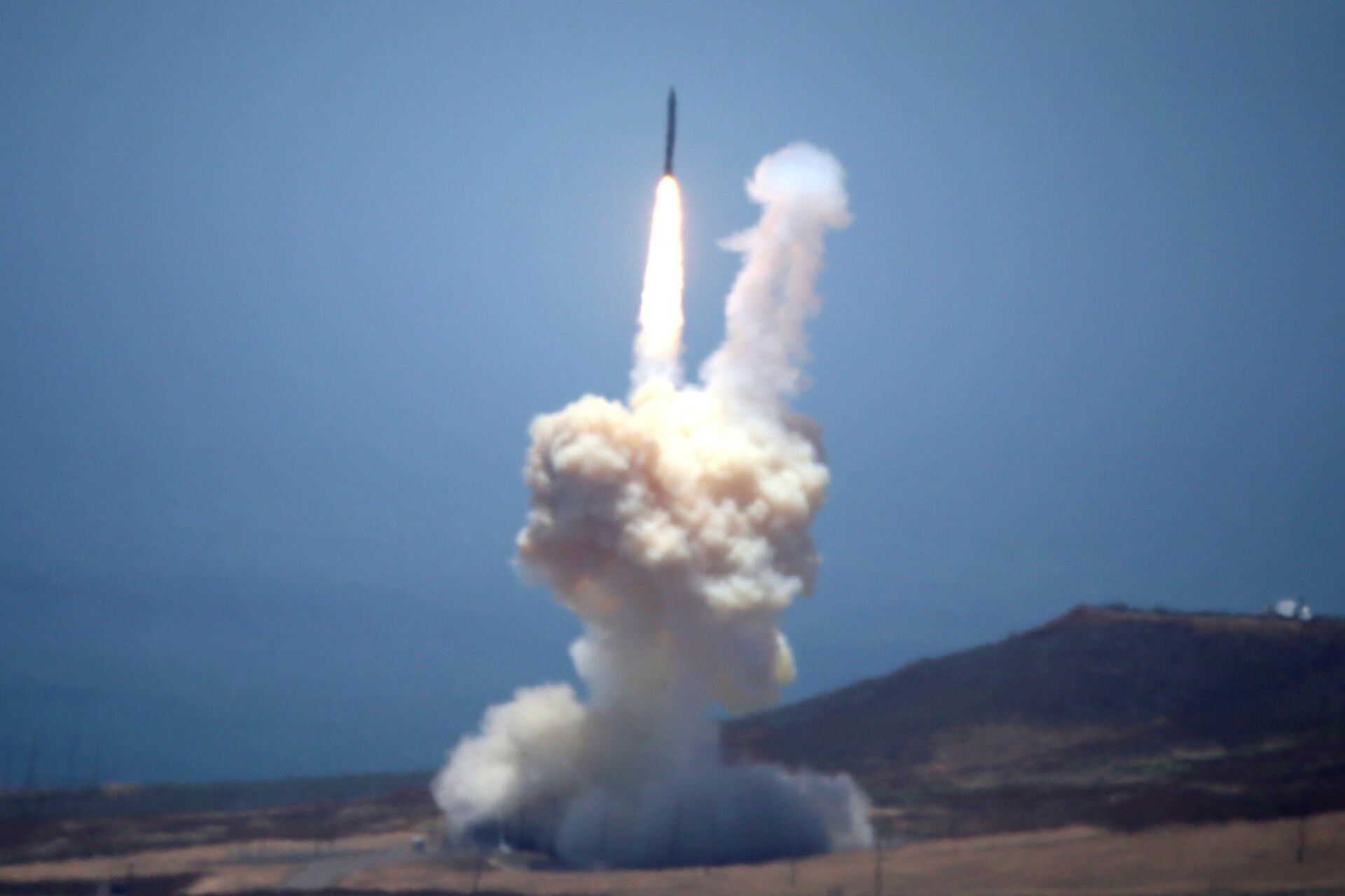 The Ground-based Midcourse Defense (GMD) element of the U.S. ballistic missile defense system launches during a flight test from Vandenberg Air Force Base, California, U.S - Sputnik International, 1920, 28.01.2022