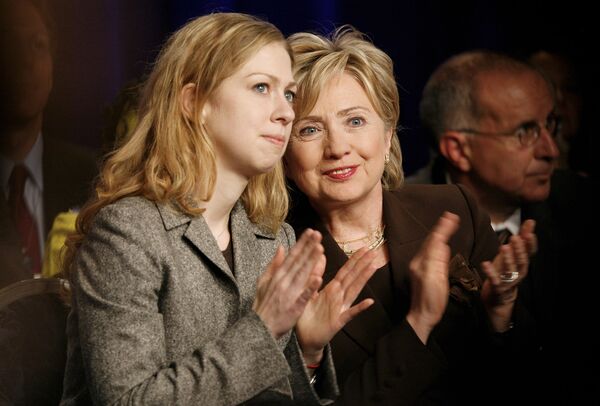 Chelsea Clinton, left, and her mother, former Democratic presidential candidate Hillary Clinton. (File ) Chelsea Clinton, left, and her mother, former Democratic presidential candidate Hillary Clinton. (File ) - Sputnik International