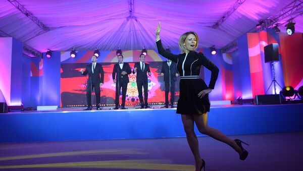 Maria Zakharova performs Kalinka dance in Sochi - Sputnik International