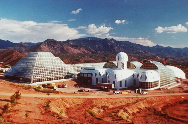 This 1991 picture shows the Biosphere 2 complex in the desert near Oracle, Ariz. - Sputnik International