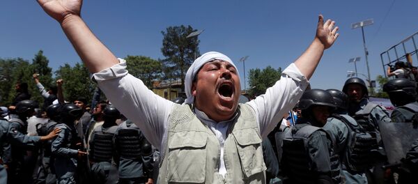 An Afghan man chants slogans, during a protest in Kabul, Afghanistan June 2, 2017. - Sputnik International