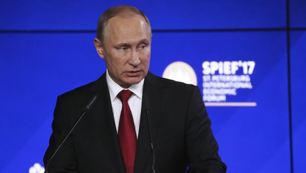 Russian President Vladimir Putin delivers a speech at the St. Petersburg International Economic Forum (SPIEF), Russia, June 2, 2017. - Sputnik International