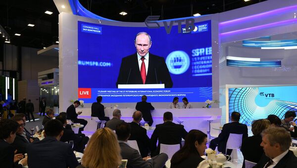 The broadcast of President Vladimir Putin's speech at the plenary meeting of the 2017 St. Petersburg International Economic Forum. - Sputnik International