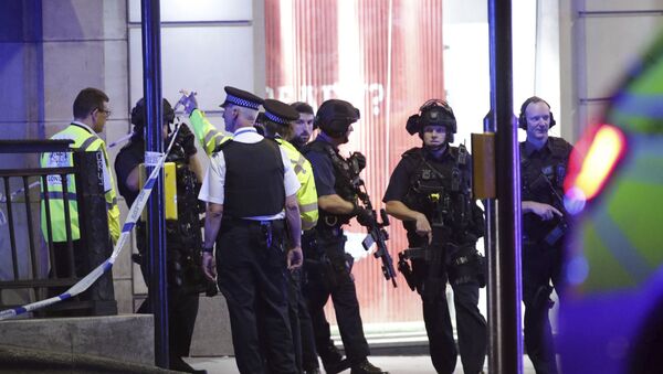 Armed police outside Monument station after an incident in central London, Saturday, June 3, 2017 - Sputnik International