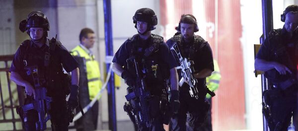 Armed police outside Monument station after an incident in central London, Saturday, June 3, 2017. - Sputnik International
