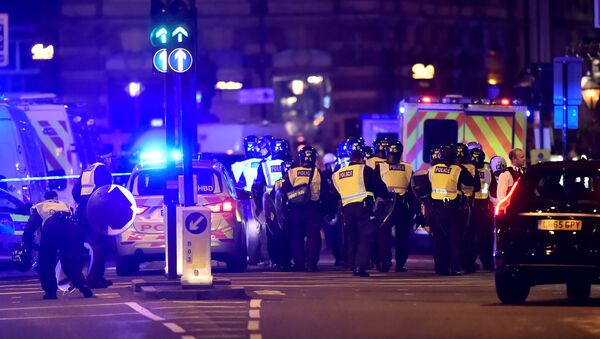 Police attend to an incident on London Bridge in London, Britain, June 3, 2017 - Sputnik International