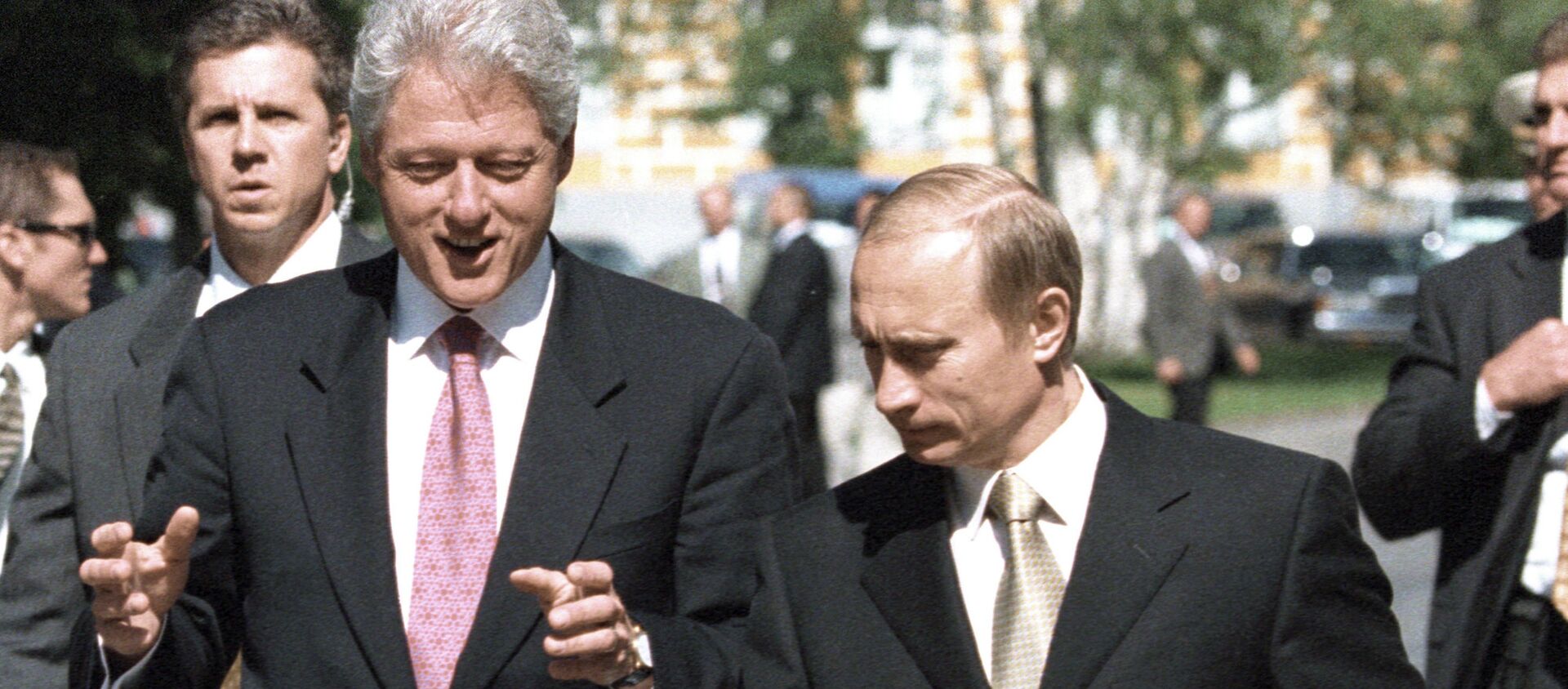 Vladimir Putin and Bill Clinton  - Sputnik International, 1920, 05.10.2020