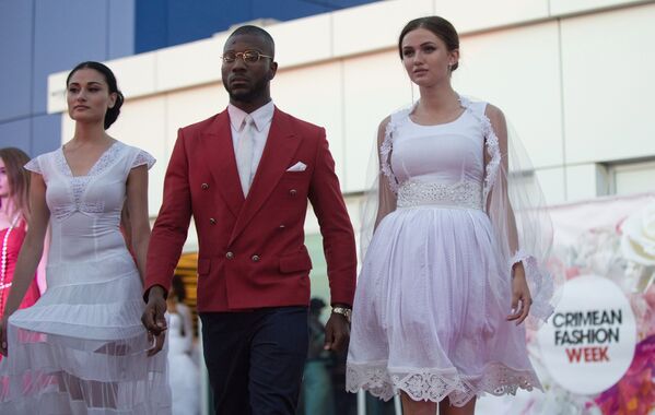 Summer Vibes at Crimean Fashion Week - Sputnik International