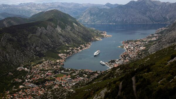 A cruiser ship arrives to UNESCO protected Region of Kotor, Montenegro April 27, 2017 - Sputnik International