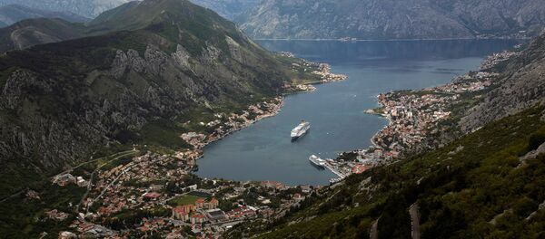 A cruiser ship arrives to UNESCO protected Region of Kotor, Montenegro April 27, 2017 - Sputnik International