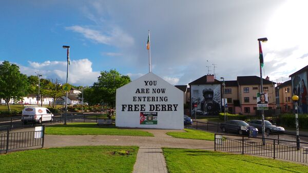 'You Are Now Entering Free Derry' headstone - Sputnik International