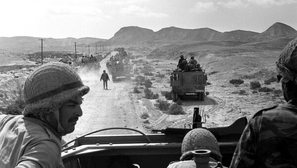 A platoon of Israeli armoured cars is seen moving through the southern Sinai, Egypt, during Israel's invasion of the Sinai in the six day war of Israel, June 7, 1967 - Sputnik International