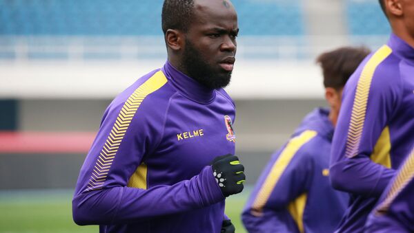 Former Ivory Coast international soccer player Cheick Tiote takes part in a training session of soccer club Beijing Enterprises in Beijing, China, April 7, 2017. - Sputnik International