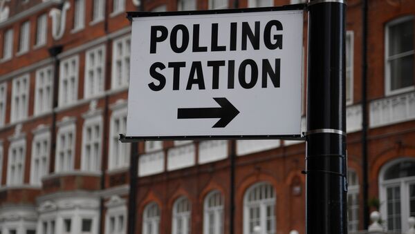A polling station sign is seen ahead of the forthcoming general election, in London, Britain June 6, 2017.  - Sputnik International
