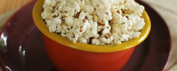 With parmesan garlic popcorn, you can go either sweet or savory when making popcorn treats With parmesan garlic popcorn, you can go either sweet or savory when making popcorn treats - Sputnik International