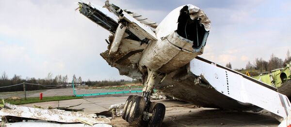 Polish President Lech Kaczynski's Tu-154 aircraft debris at Smolensk airfield's secured area - Sputnik International