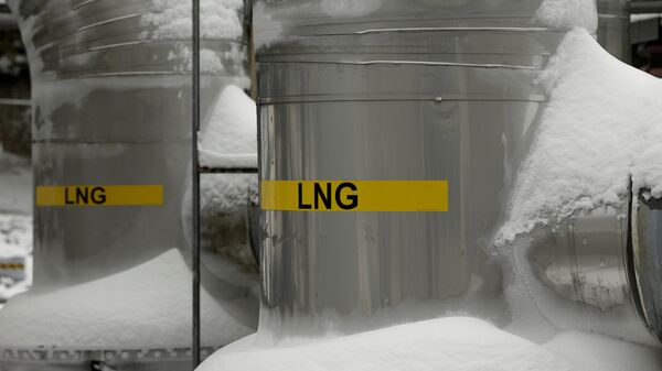 FILE PHOTO: Snow covered transfer lines are seen at the Dominion Cove Point Liquefied Natural Gas (LNG) terminal in Lusby, Maryland March 18, 2014. - Sputnik International