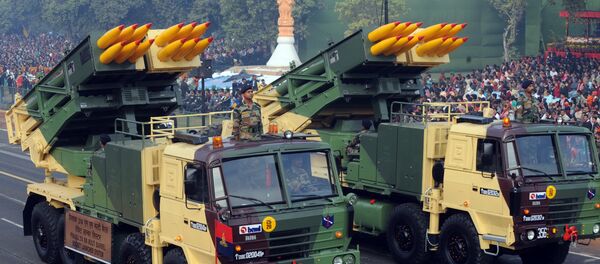 Pinaka 214MM multi barrel rocket launcher roll during the final full dress rehearsal for the Indian Republic Day parade in New Delhi on January 23, 2011 - Sputnik International