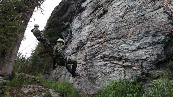 Servicemen during mountain training in the Yergaki training center at the foothills of the Western Sayan mountains. (File) - Sputnik International